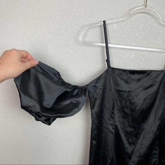 BNWT! NASTY GAL Cold Shoulder Mini Dress Size 4 - Picture 5 of 9